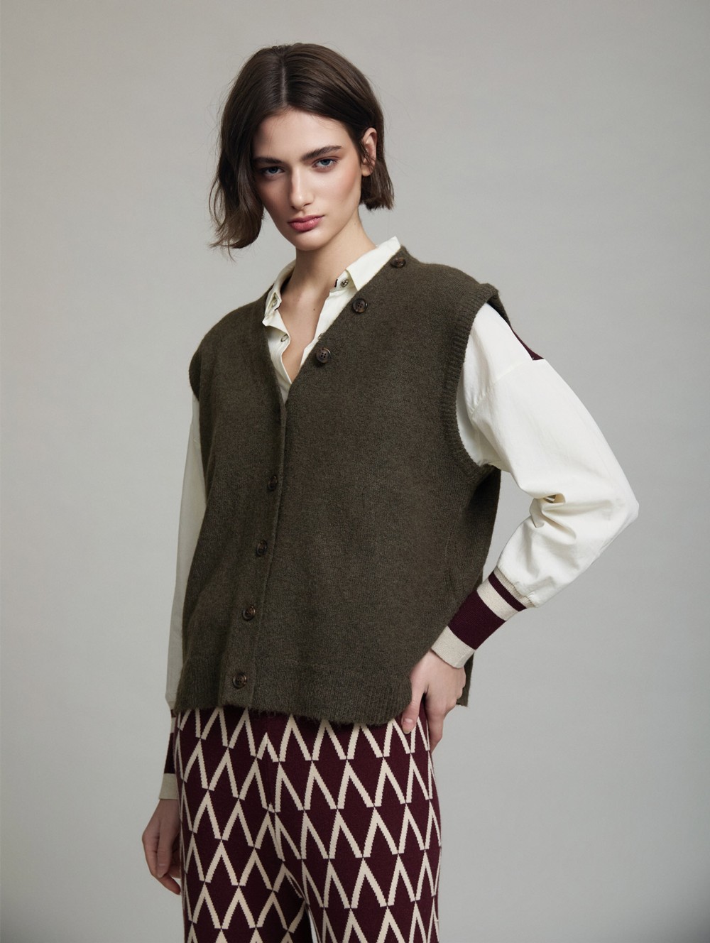 Knit vest with bandana