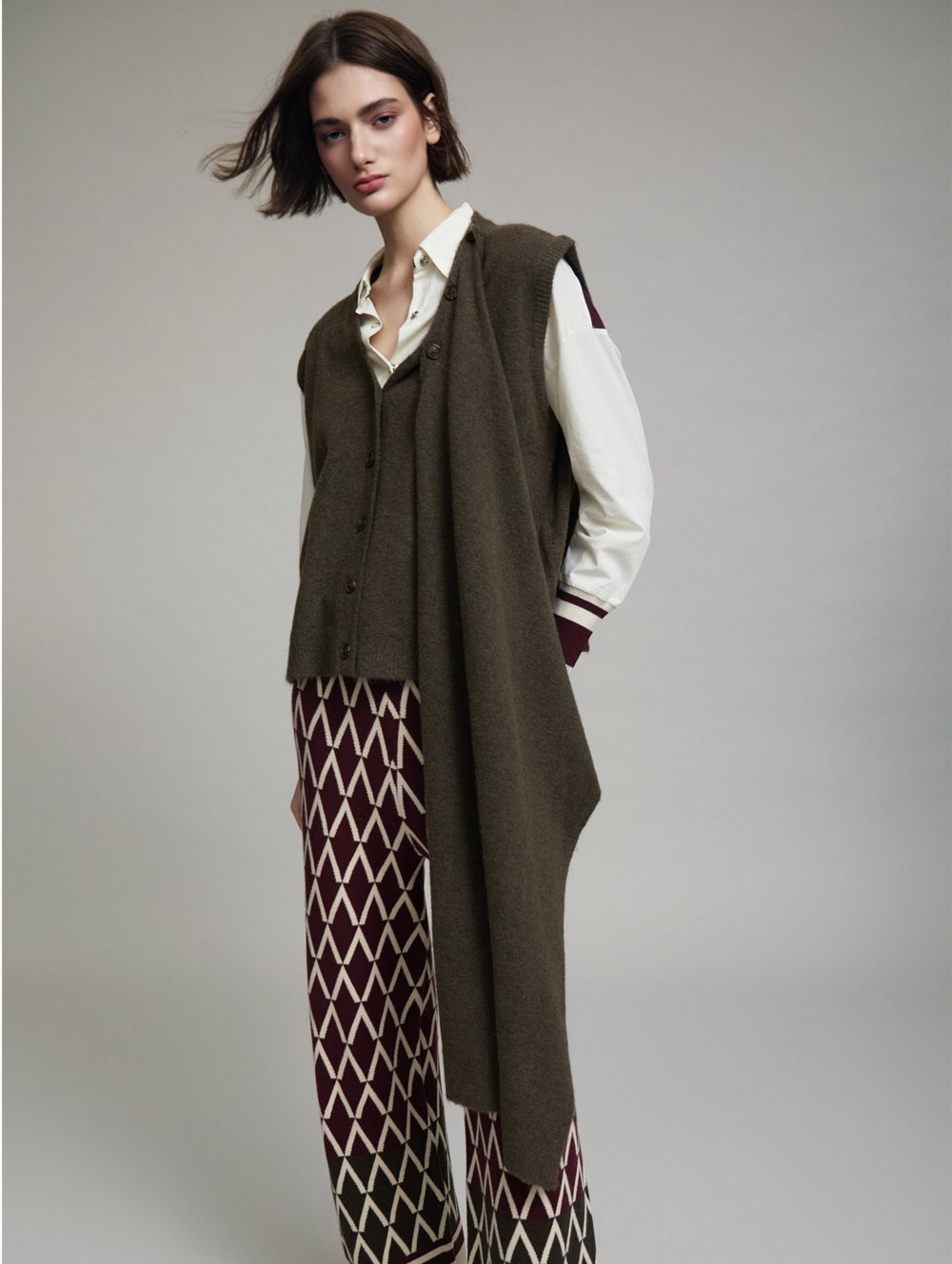 Knit vest with bandana