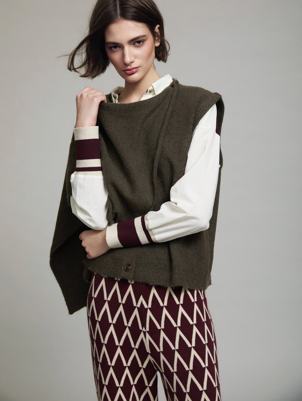 Knit vest with bandana