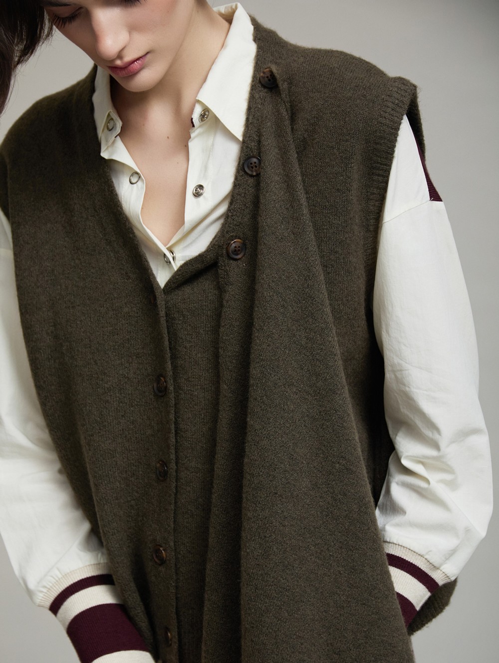 Knit vest with bandana
