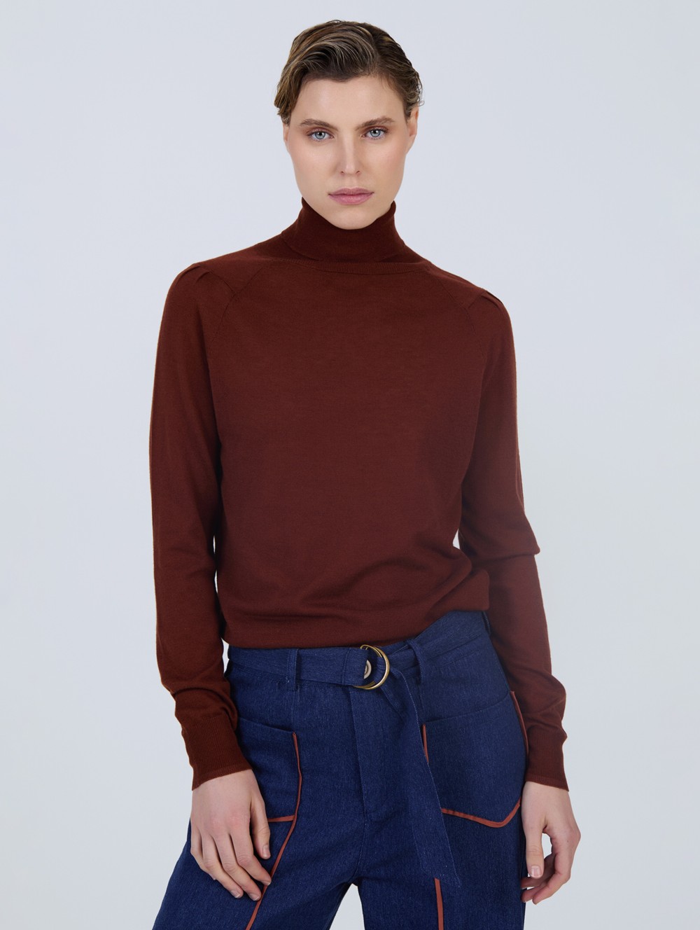 Plain knitted sweater 2