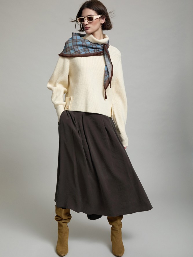 Sweater with side buttons