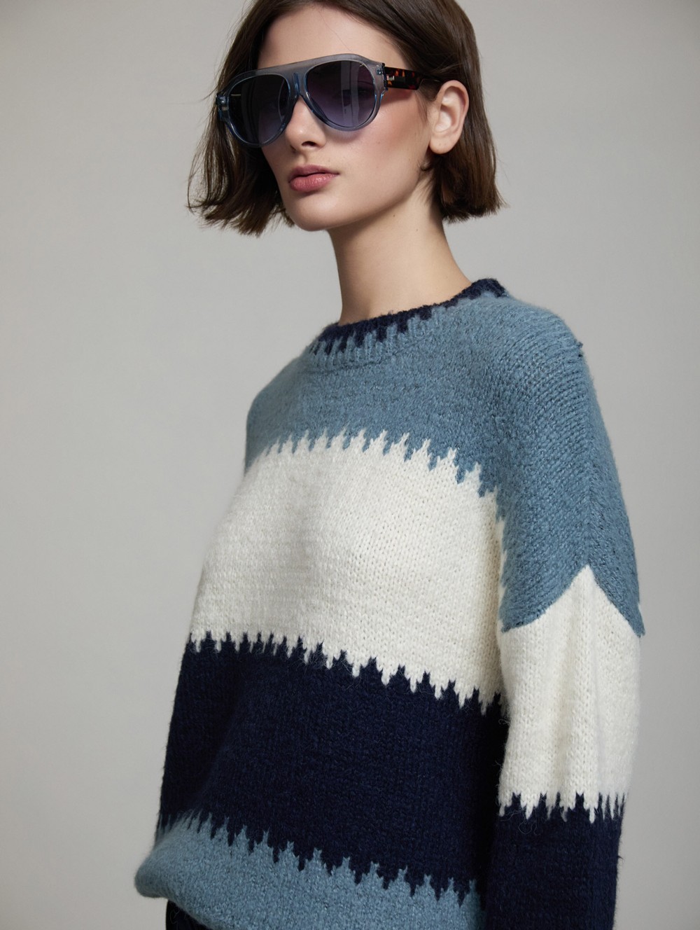 Intarsia stripes sweater