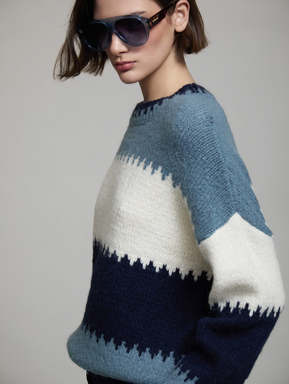 Intarsia stripes sweater