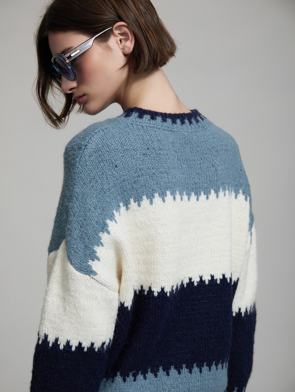 Intarsia stripes sweater