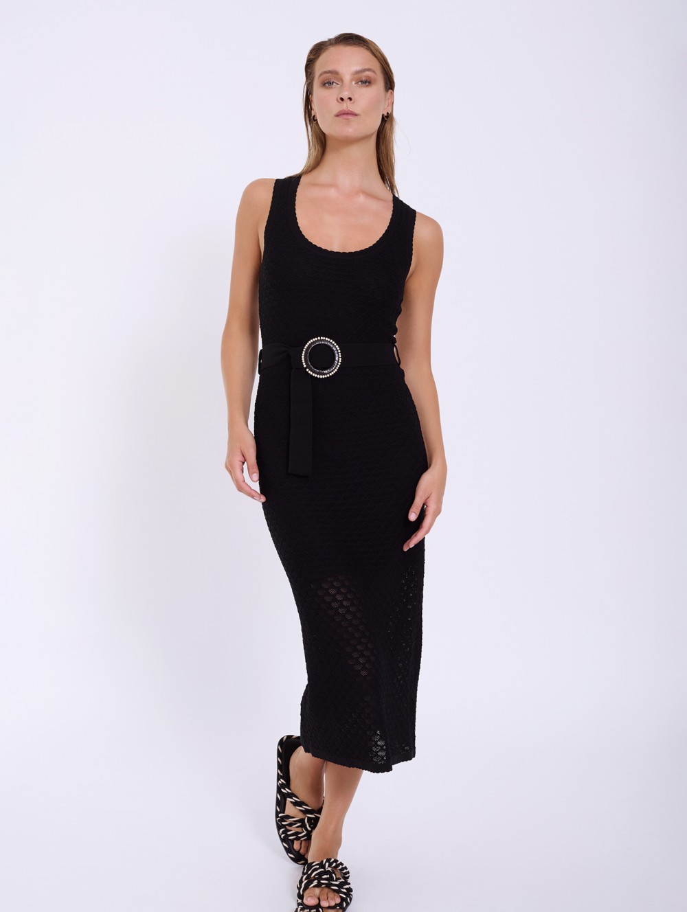 Vestido calado con cinturón 2