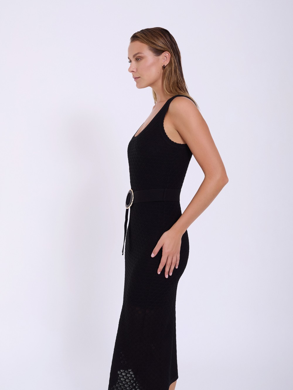 Vestido calado con cinturón 3