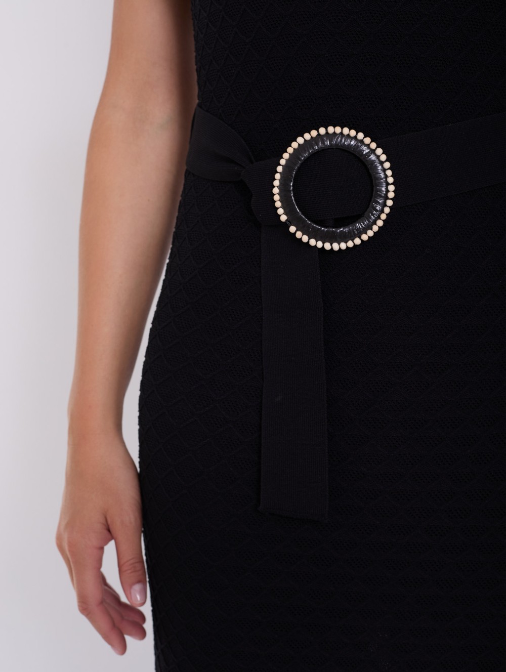 Vestido calado con cinturón 1