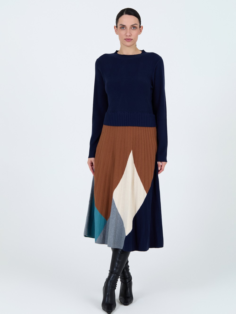 Pleated intarsia dress 4