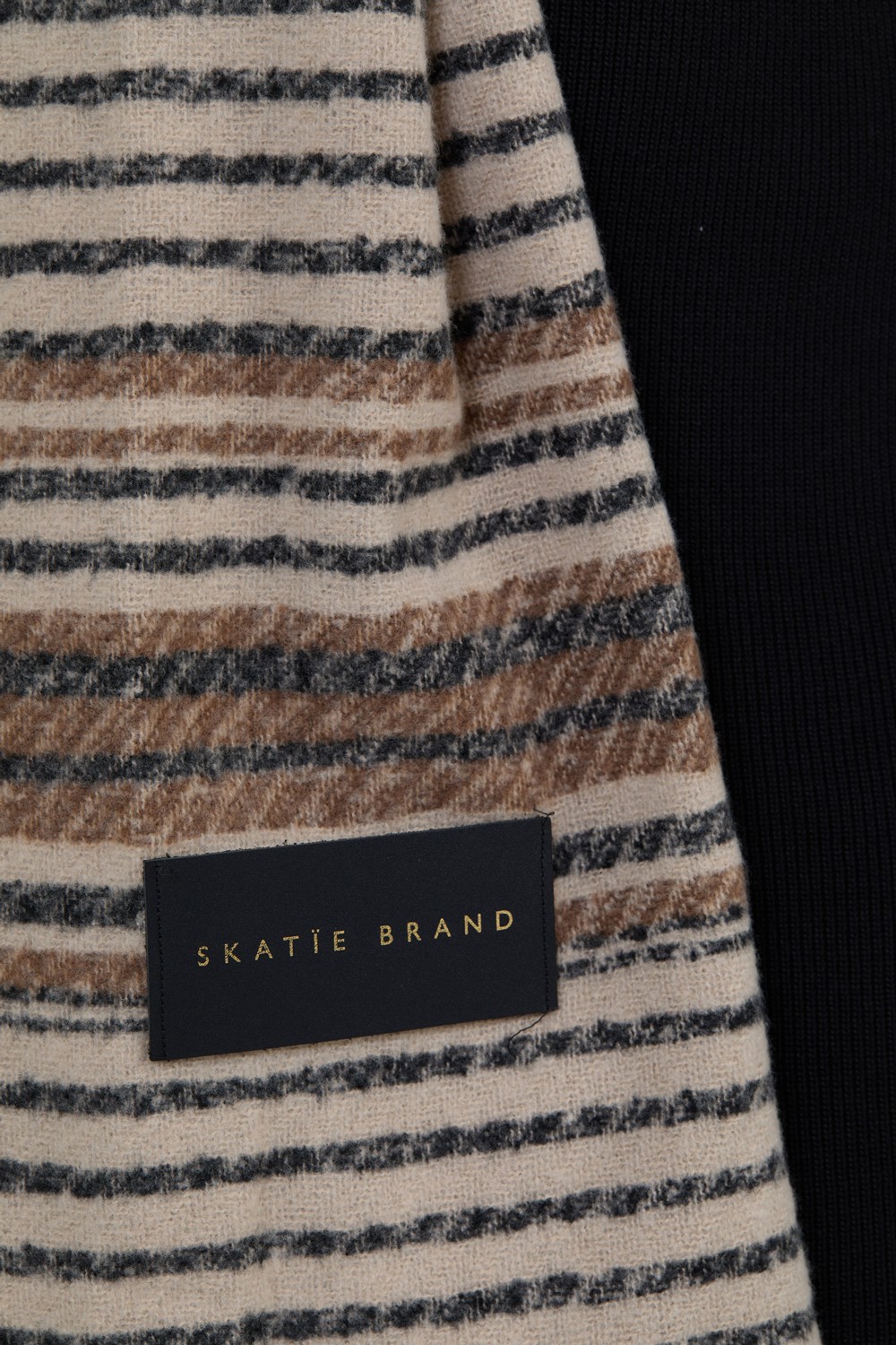 Striped print scarf 2