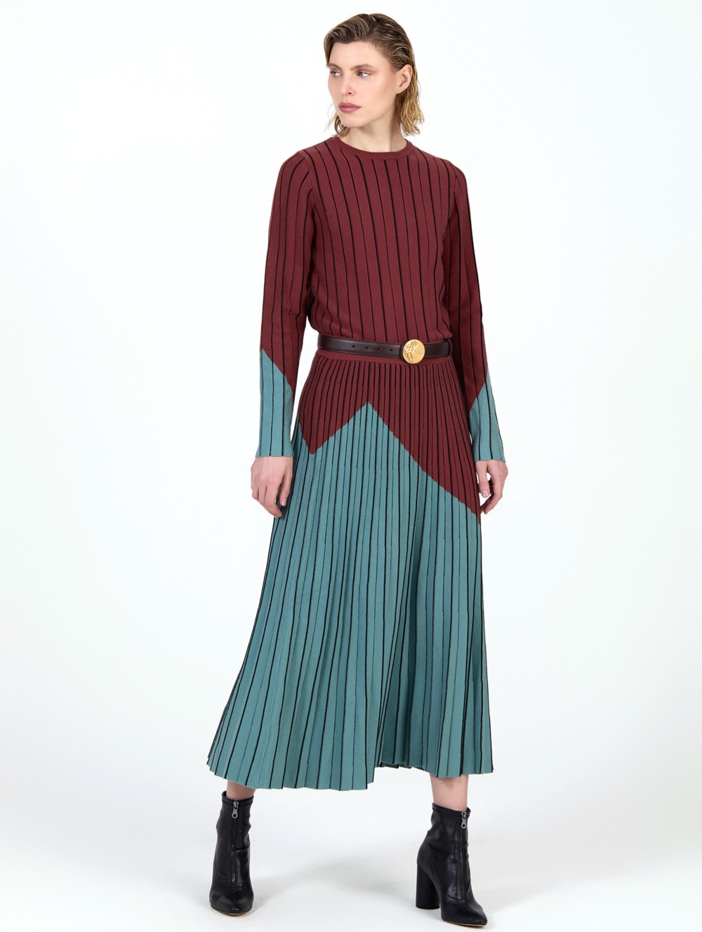 Cinturón hebilla dorada 4