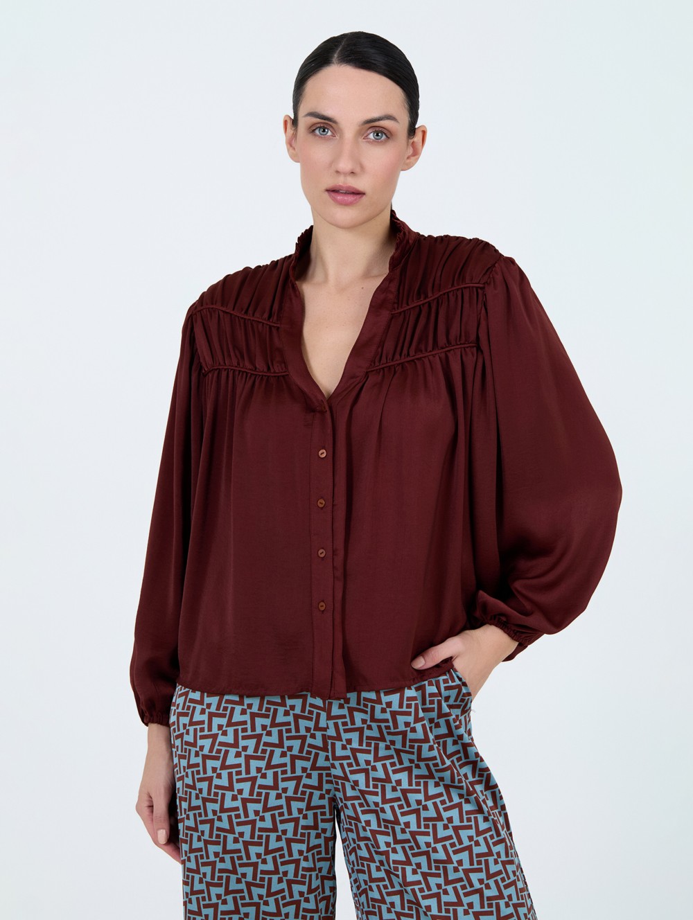 Blouse satinée froncée 1