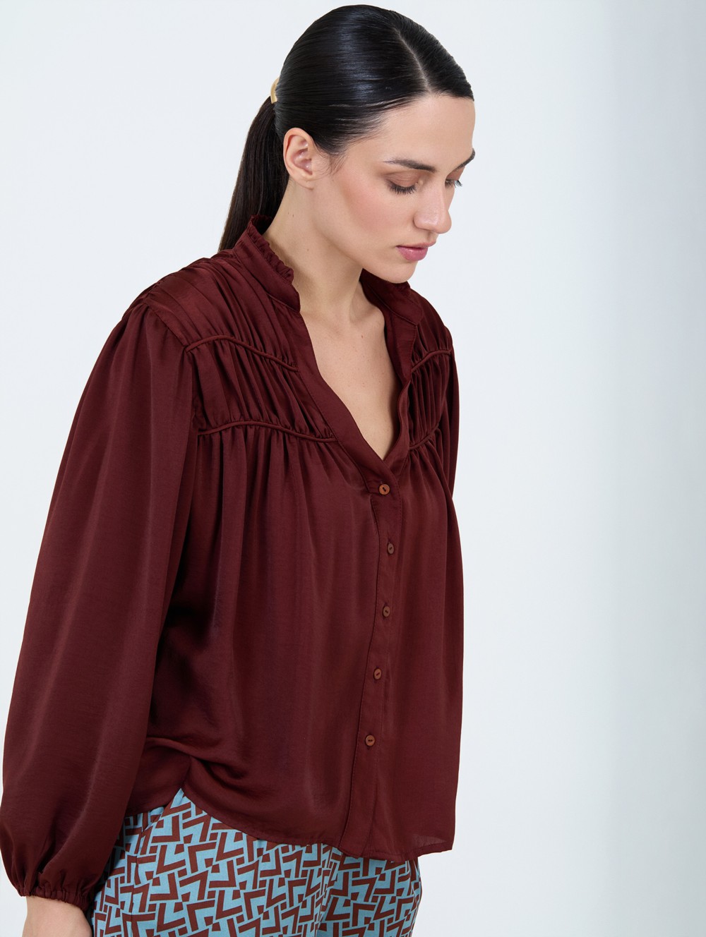 Blouse satinée froncée