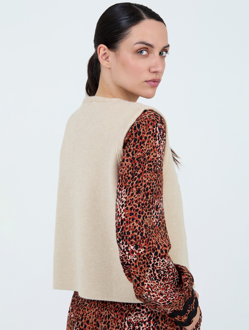 Crossover knitted waistcoat 2