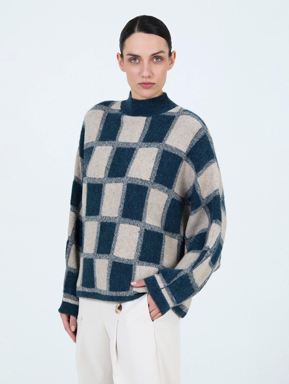 Jacquard sweater with squares 4