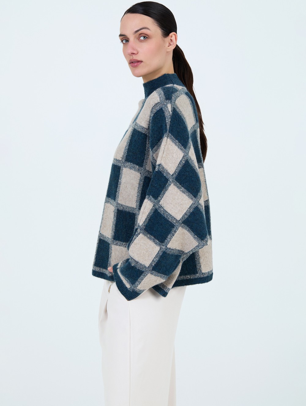 Jacquard sweater with squares 2