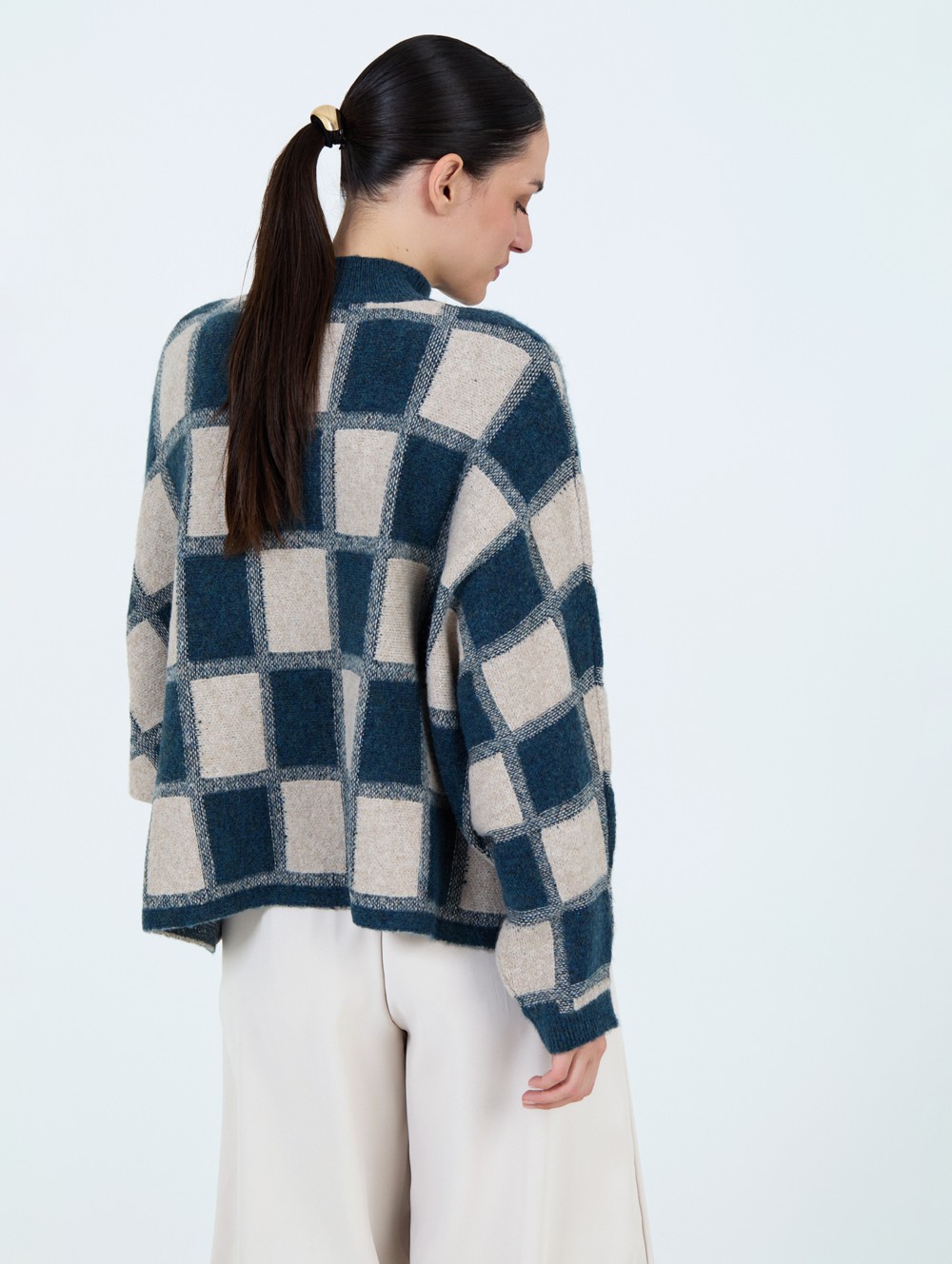 Jacquard sweater with squares 3