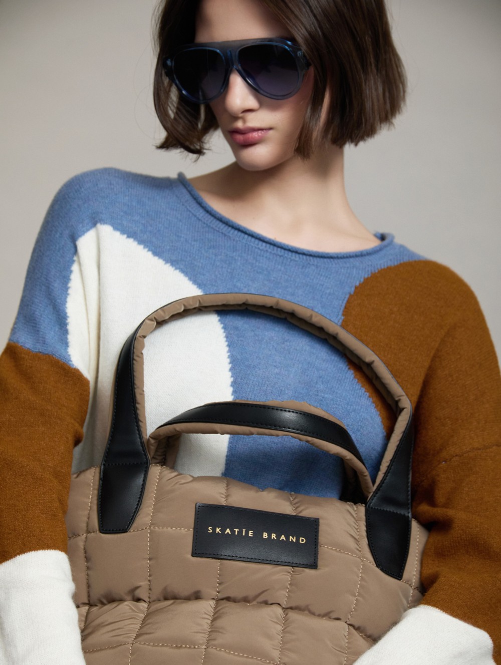 Sweater with semicircle intarsia
