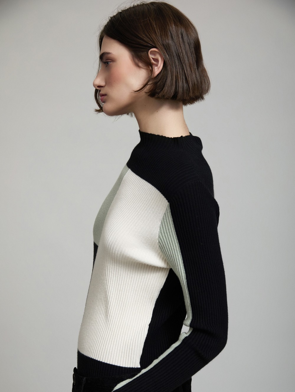 Colorblock ribbed sweater