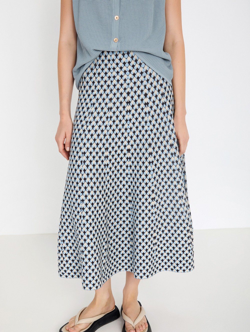 Geometric knit skirt