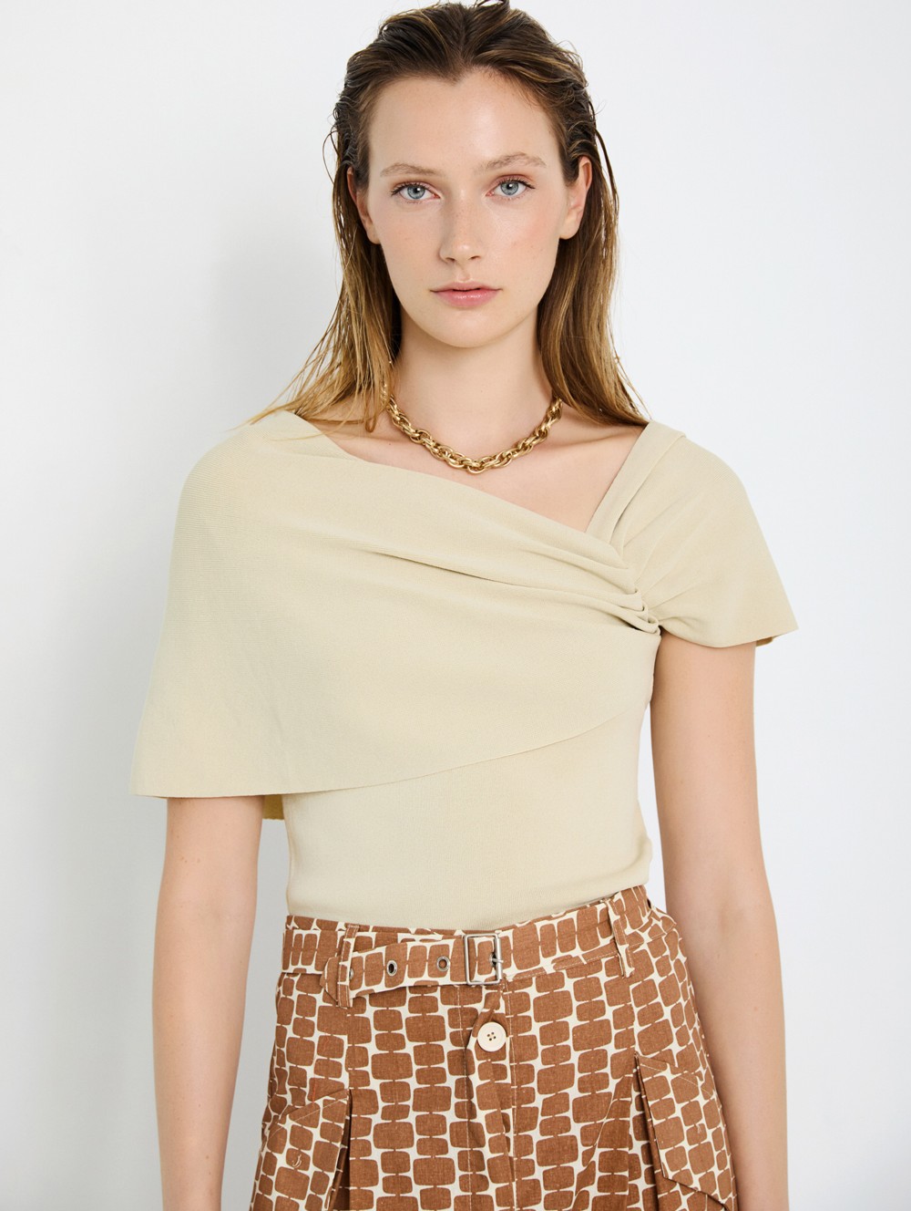 Asymmetric Knit Top 3