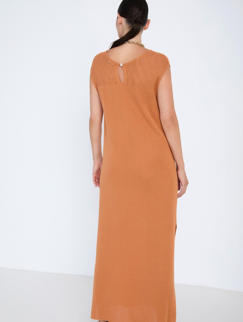 Diamond-pattern knit dress 4