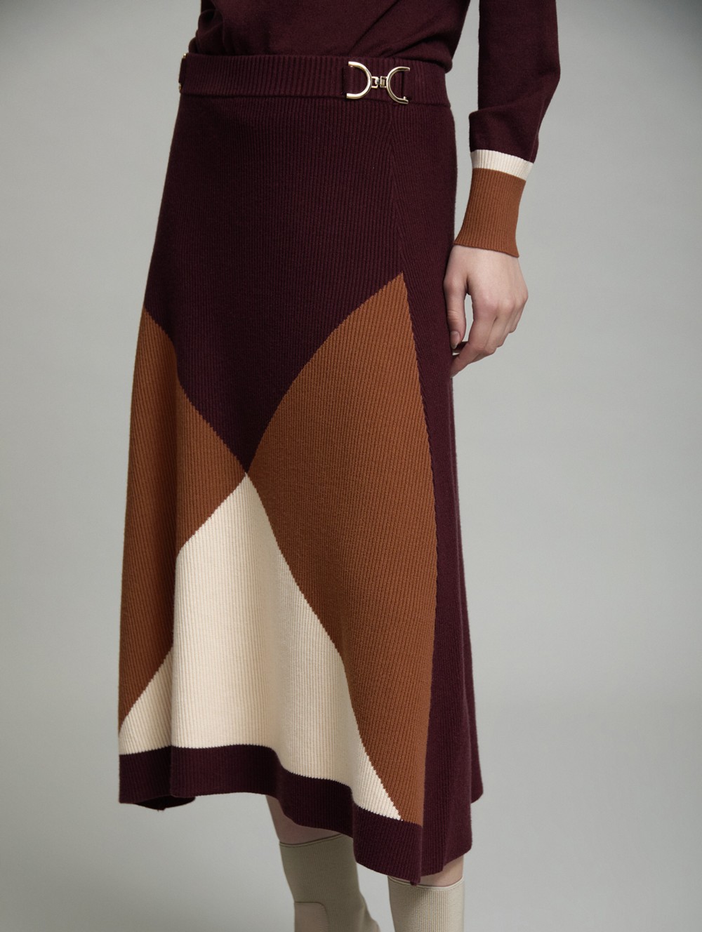 Color block knit skirt