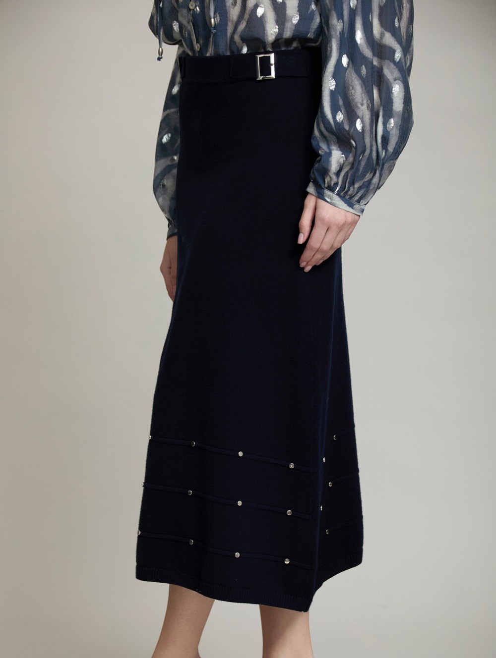 Studded knit skirt