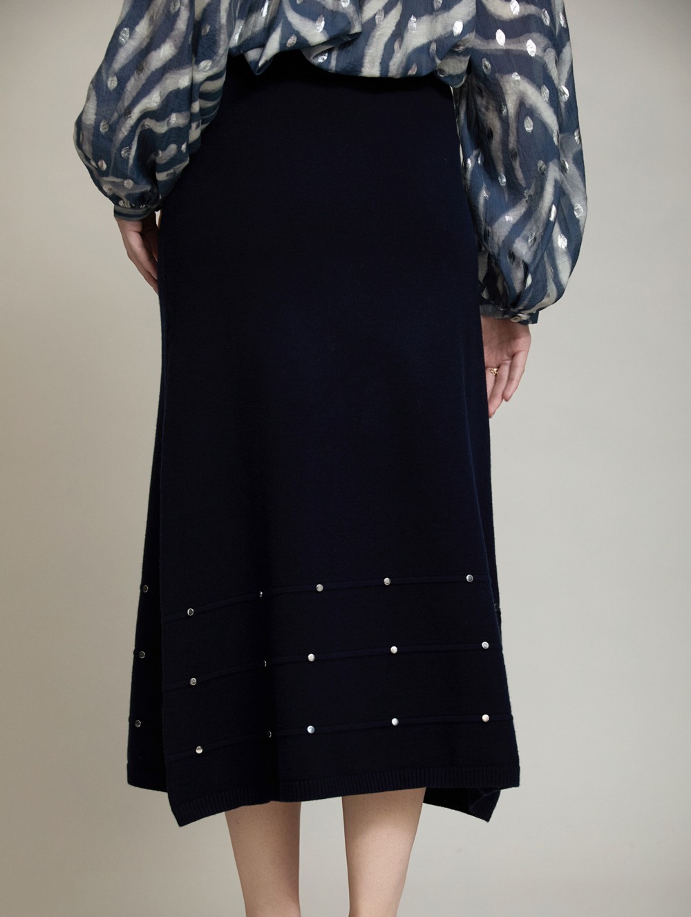 Studded knit skirt