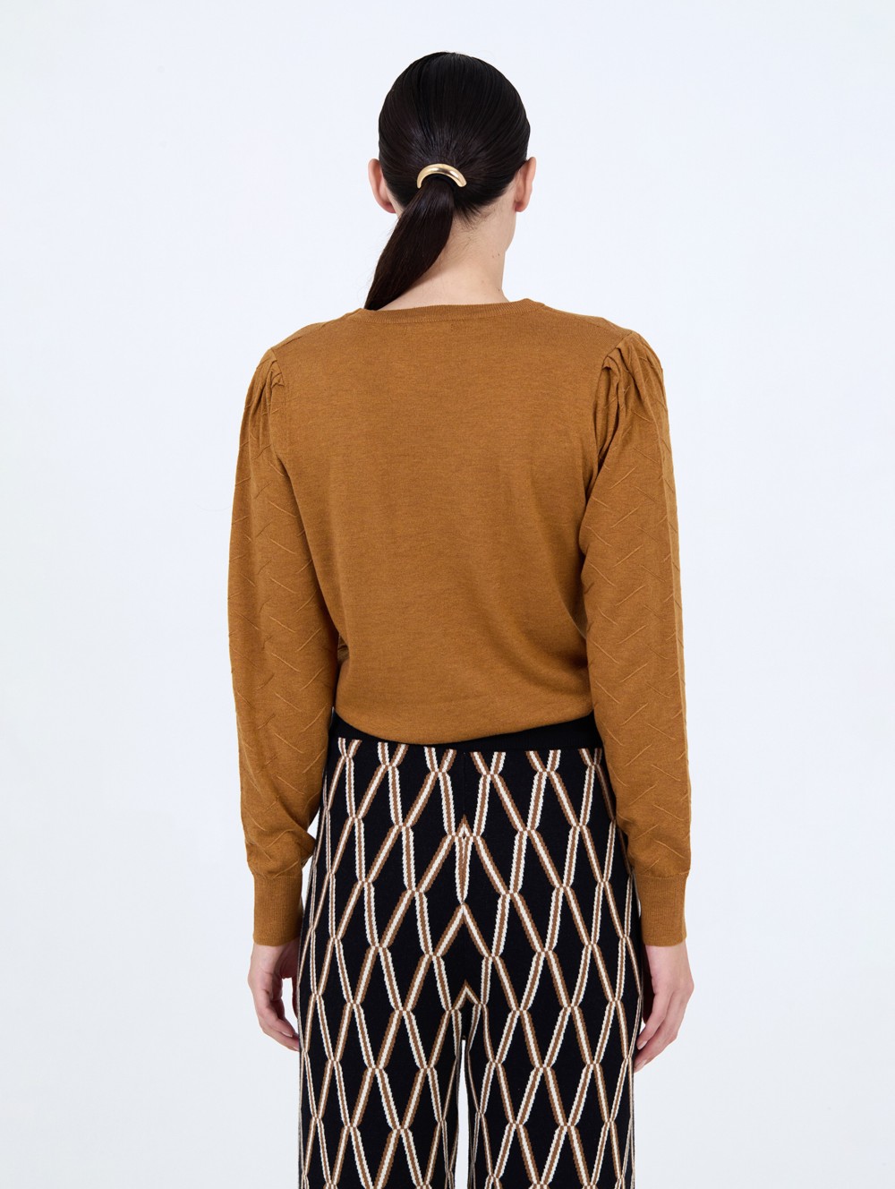 Textured wool sweater 3