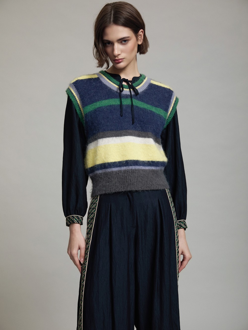 Stripes knit vest