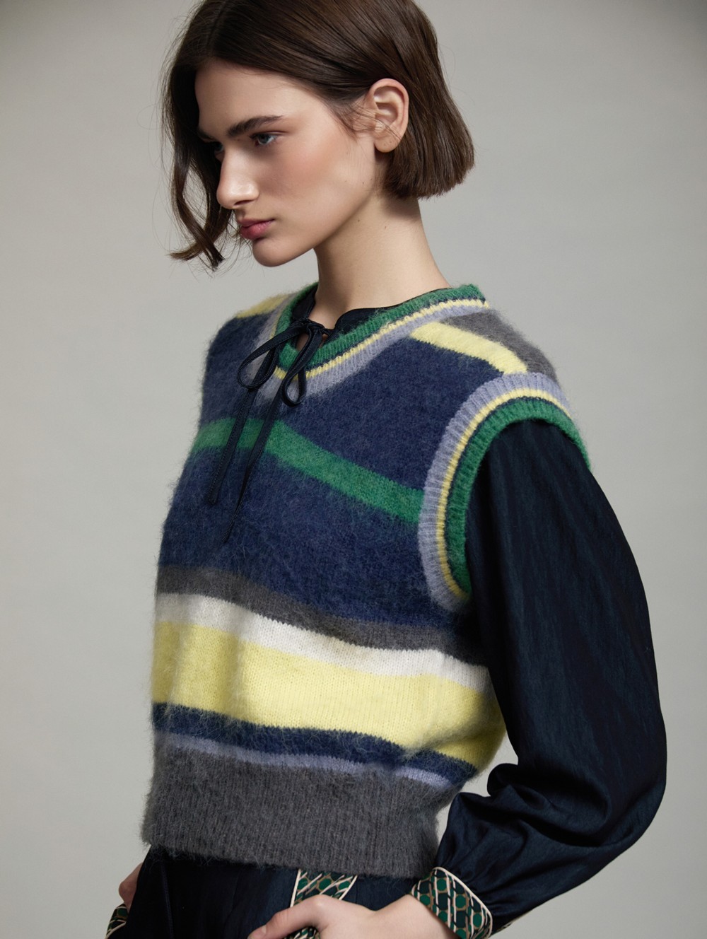 Stripes knit vest