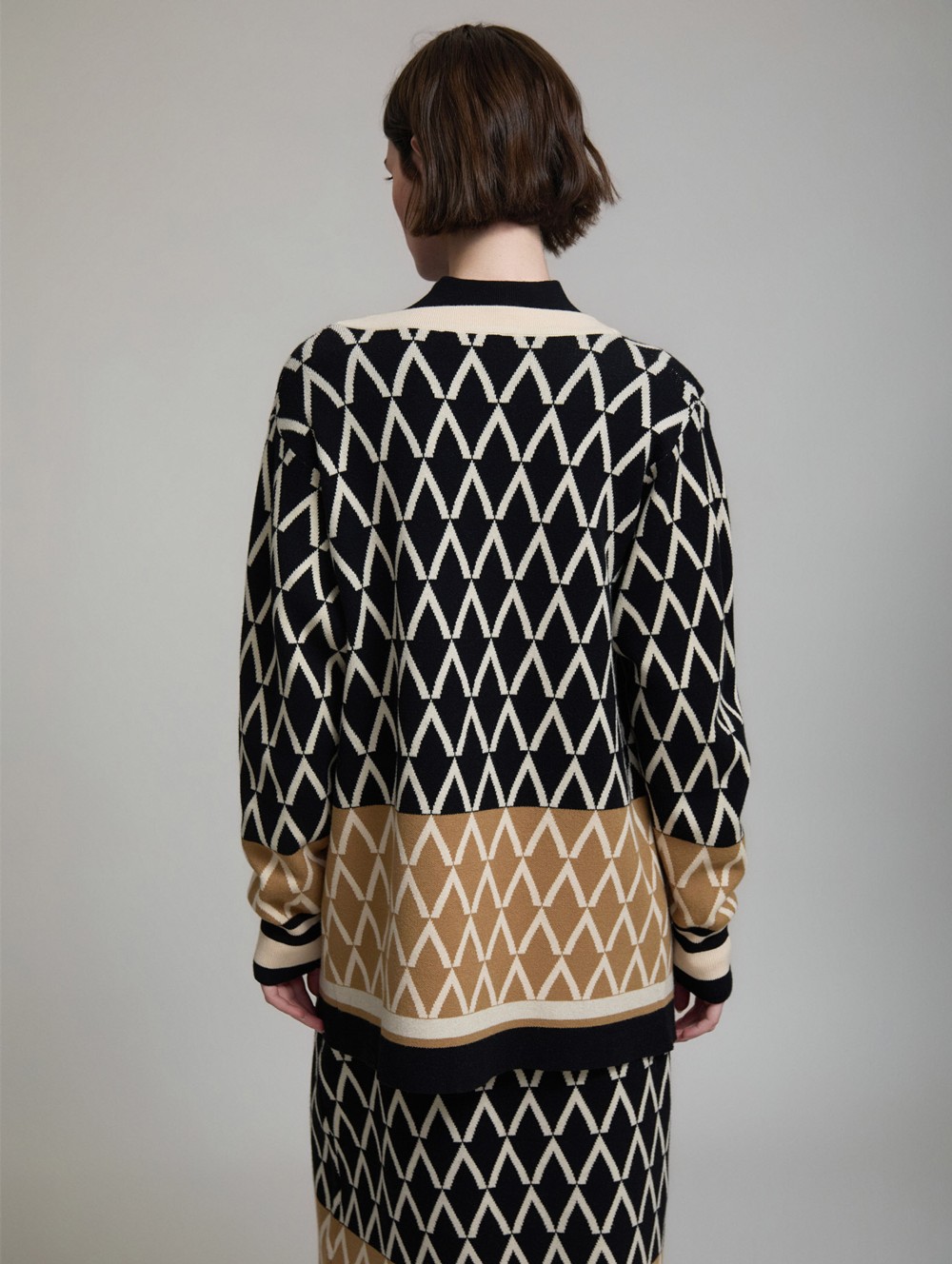 Jacquard geometric jacket