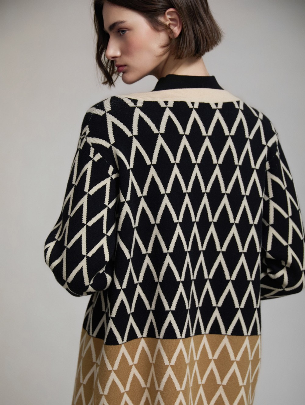 Jacquard geometric jacket