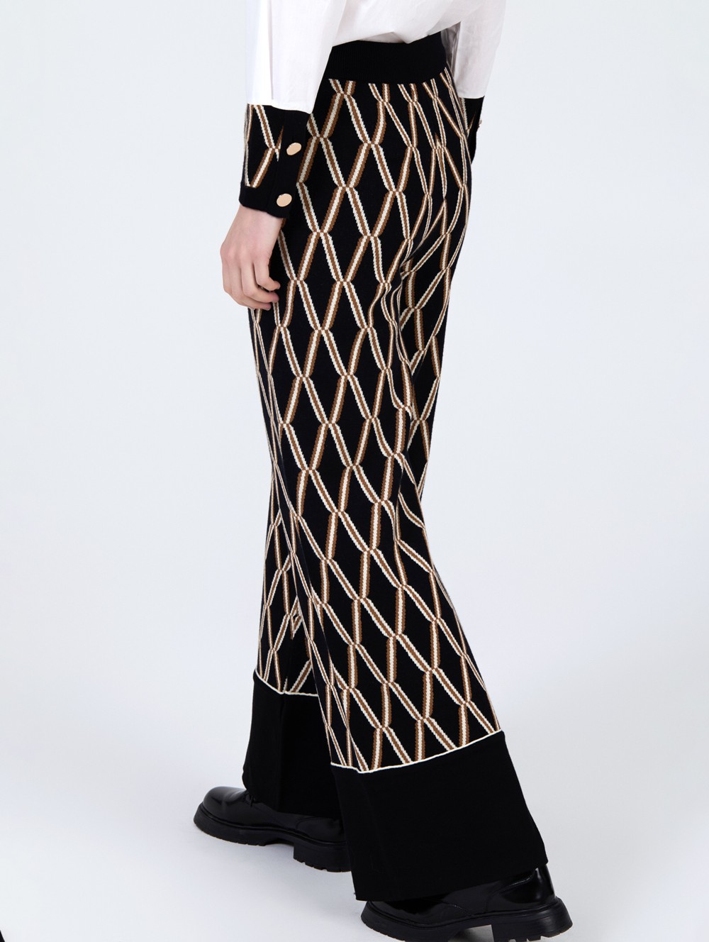 Geometric jacquard cardigan 4