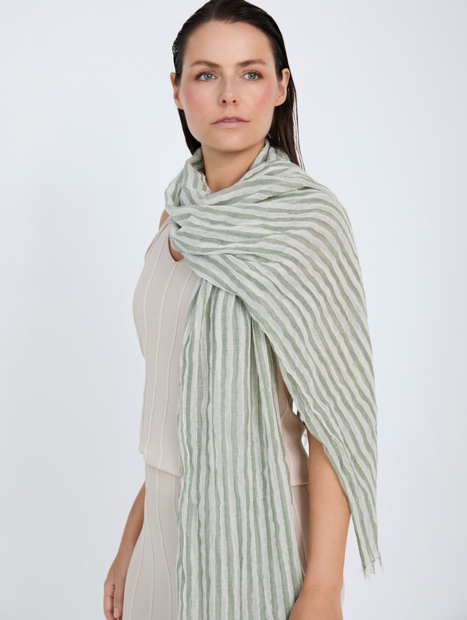 Rustic striped scarf