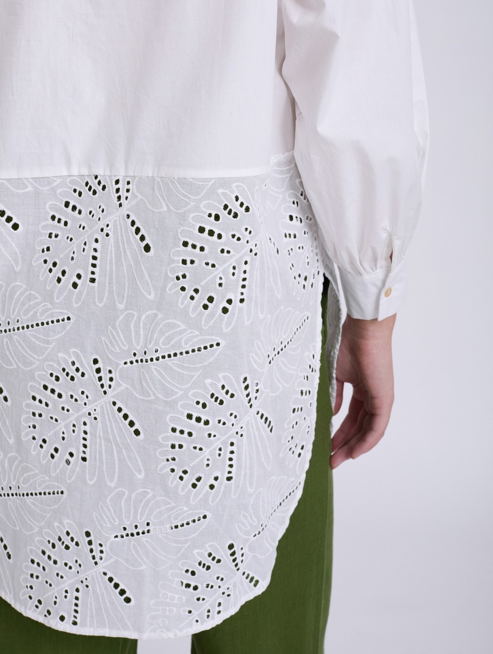 Camisa combinada bordado