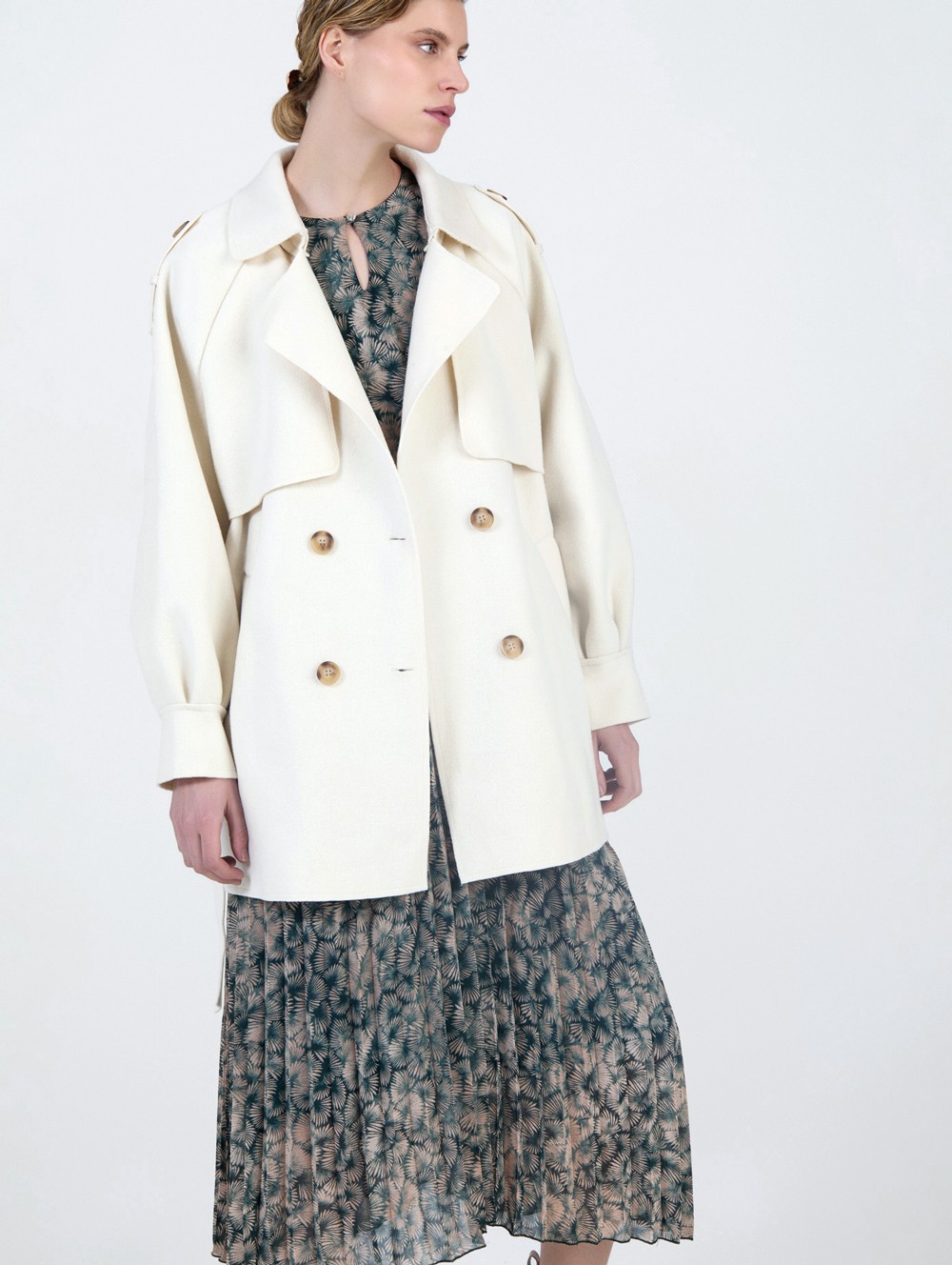 Manteau trench en drap de laine 6