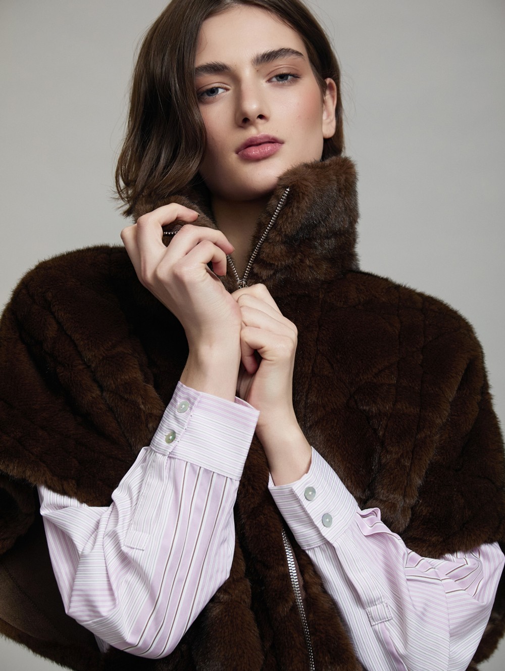 Geometric print faux fur vest