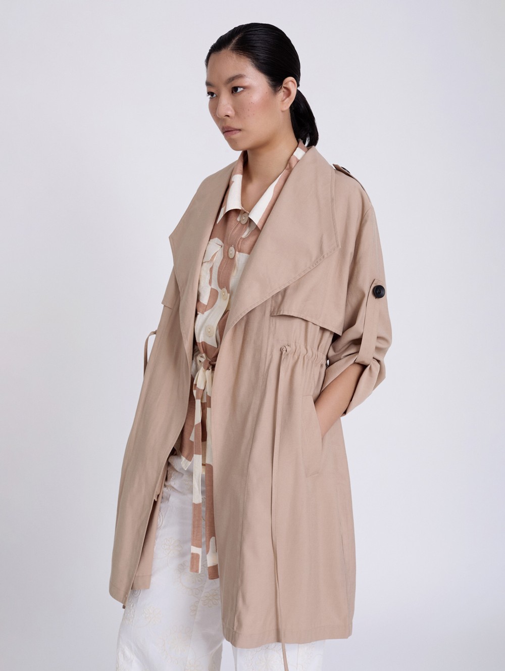 3/4 flap fluid trench coat 6