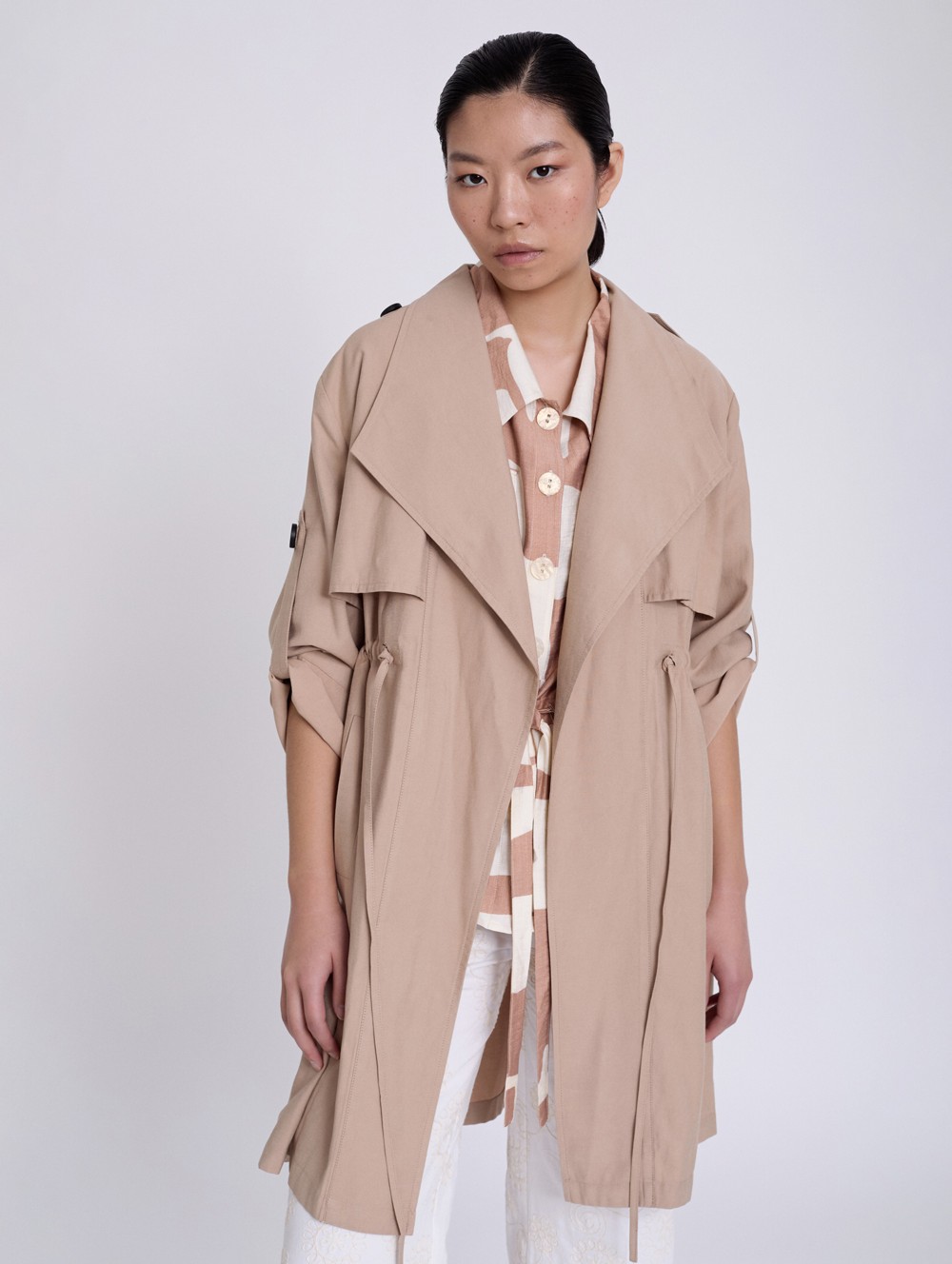 3/4 flap fluid trench coat 1