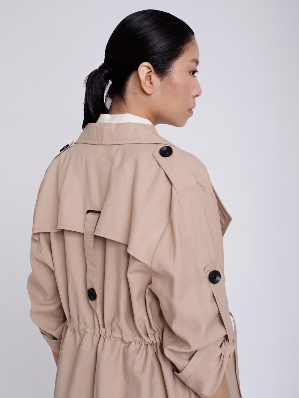 3/4 flap fluid trench coat 5