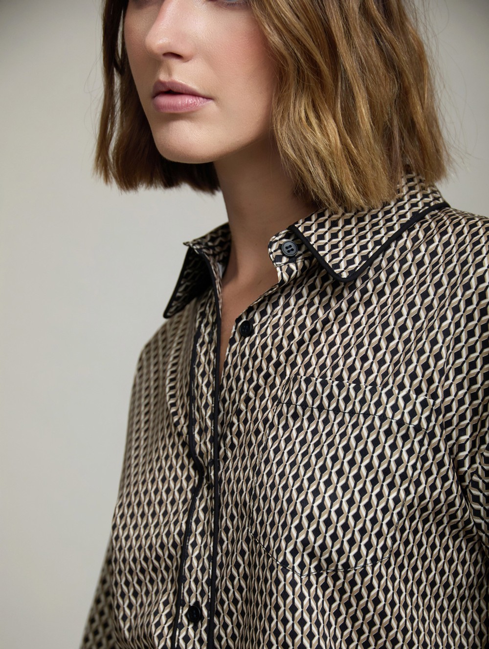 Ribbon detail shirt