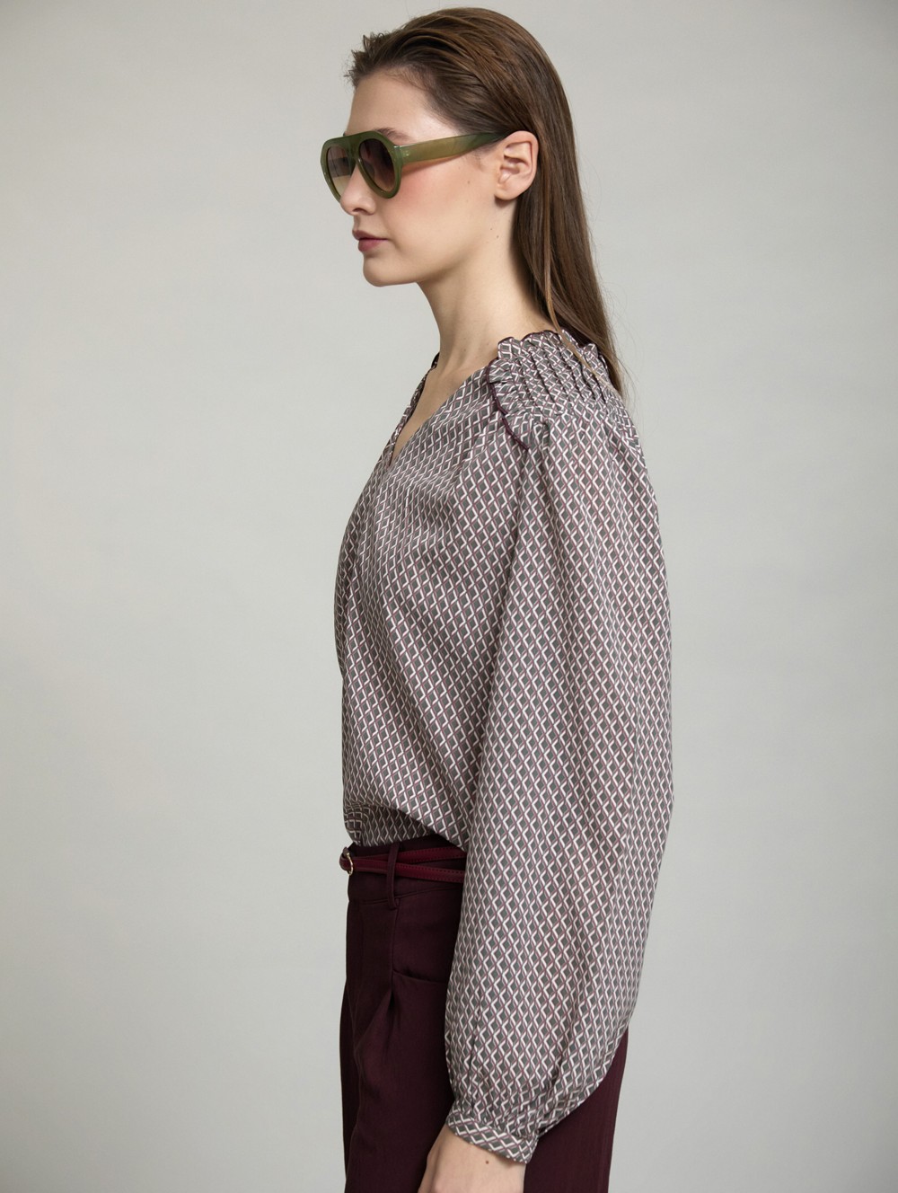 Geometric print fluid blouse