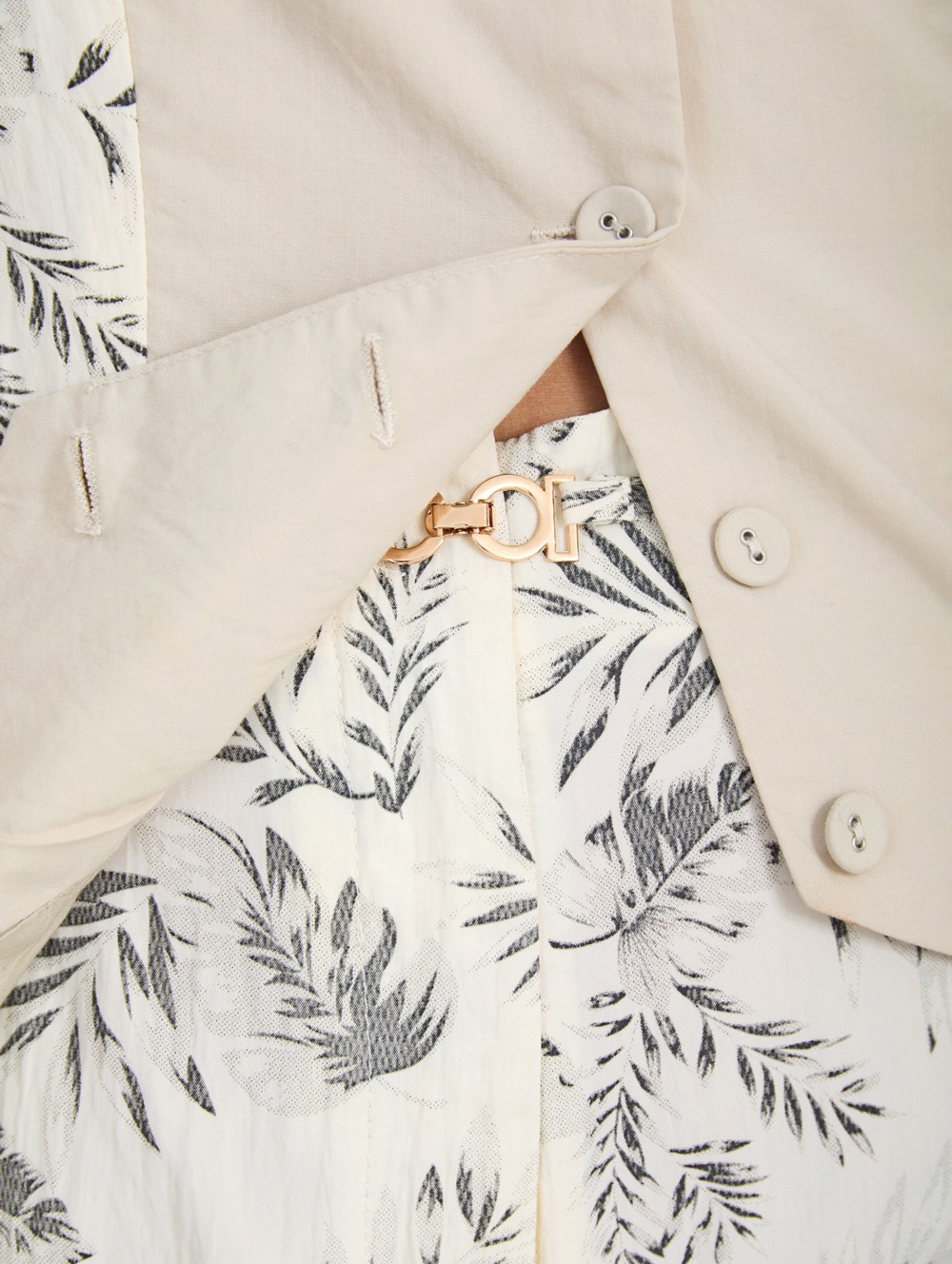 Printed trousers with belt