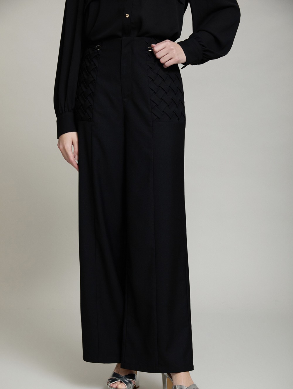 Braided pockets trousers