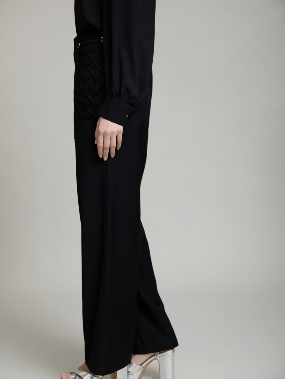 Braided pockets trousers