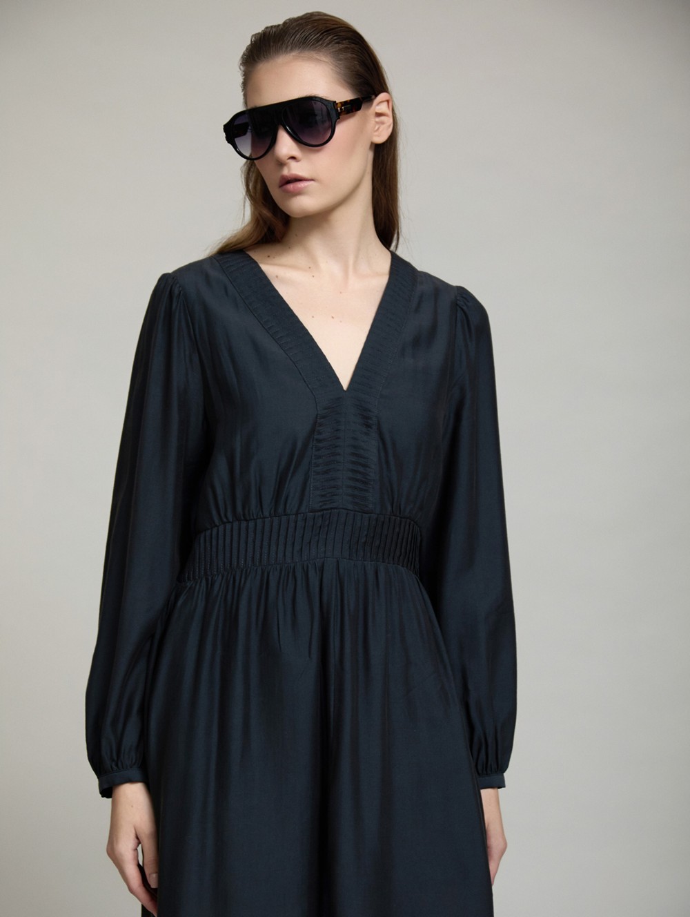 Midi dress plaid detail