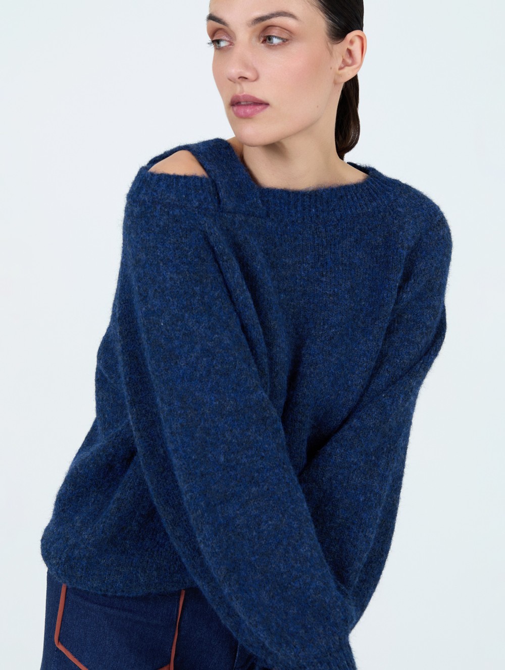 Jersey escote asimétrico 2