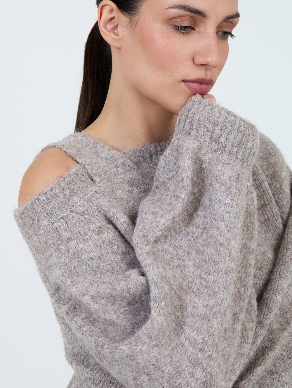 Jersey escote asimétrico